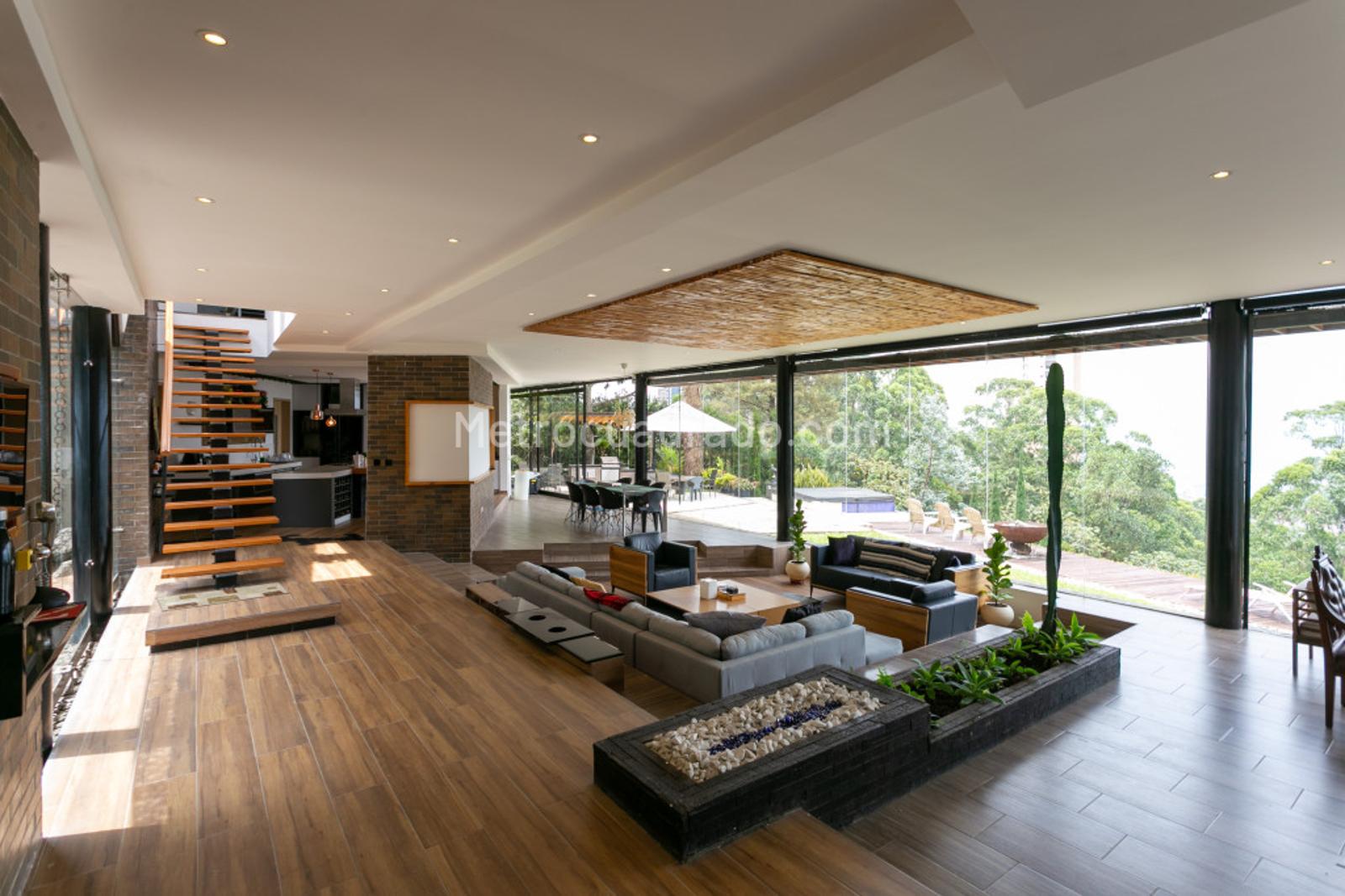 Casa de 3 habitaciones en venta en Altos del Poblado, Medellín — imagen 1 de 20
