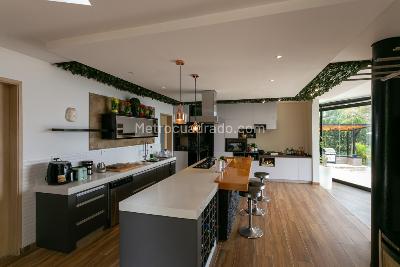 Casa de 3 alcobas en venta en Altos Del Poblado, Medellín, 412 m² · foto 6 de 20