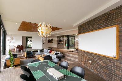 Casa de 3 alcobas en venta en Altos Del Poblado, Medellín, 412 m² · foto 9 de 20