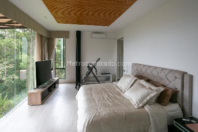 Casa de 3 alcobas en venta en Altos Del Poblado, Medellín, 412 m² · foto 10 de 20