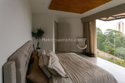 Casa de 3 alcobas en venta en Altos Del Poblado, Medellín, 412 m² · foto 12 de 20
