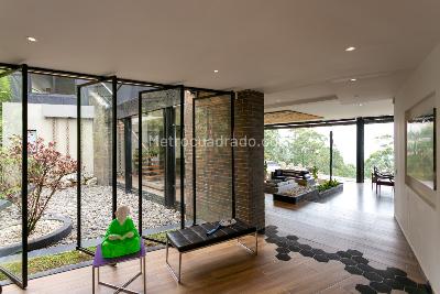Casa de 3 alcobas en venta en Altos Del Poblado, Medellín, 412 m² · foto 18 de 20