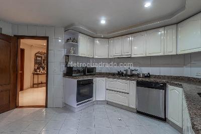 Apartamento de 4 alcobas en arriendo en Chico Norte, Bogotá, 380 m² · foto 4 de 20