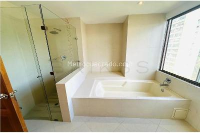 Apartamento de 4 alcobas en venta en El Poblado, Medellín, 403 m² · foto 16 de 20