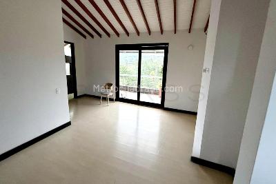 Casa de 4 alcobas en venta en Sector Charco Azul, Envigado, 400 m² · foto 2 de 11