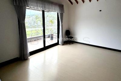 Casa de 4 alcobas en venta en Sector Charco Azul, Envigado, 400 m² · foto 6 de 11