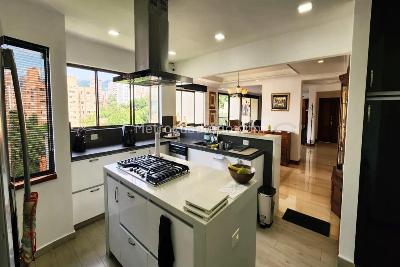 Apartamento en venta en El Poblado, Medellín · foto 5 de 19