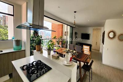Apartamento de 2 alcobas en venta en El Poblado, Medellín, 135 m² · foto 4 de 11