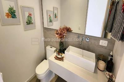 Apartamento de 2 alcobas en venta en El Poblado, Medellín, 135 m² · foto 11 de 11