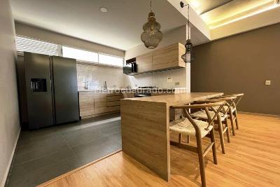 Apartamento de 2 alcobas en venta en El Poblado, Medellín, 113 m² · foto 3 de 14