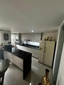 Apartamento en venta en Laureles, Medellín · foto 2 de 15