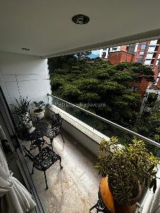 Apartamento en venta en Laureles, Medellín · foto 3 de 15