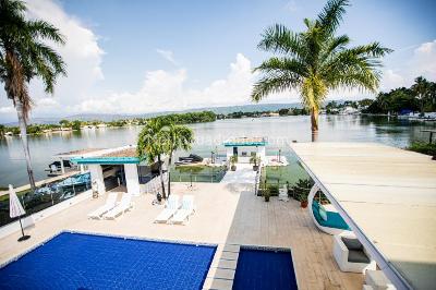 Casa de 5 alcobas en venta en Condominio Campestre El Peñon, Girardot, 850 m² · foto 3 de 20