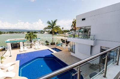 Casa de 5 alcobas en venta en Condominio Campestre El Peñon, Girardot, 850 m² · foto 5 de 20