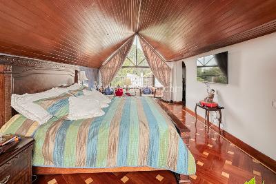 Casa de 5 alcobas en venta en Club De Los Lagartos, Bogotá, 267 m² · foto 10 de 20