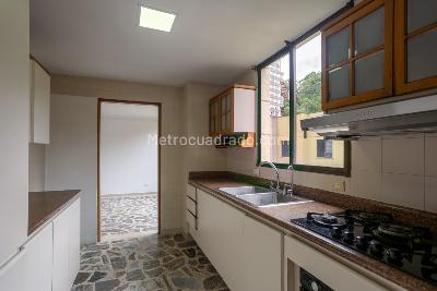 Apartamento de 3 alcobas en venta en El Poblado, Medellín, 140 m² · foto 10 de 20