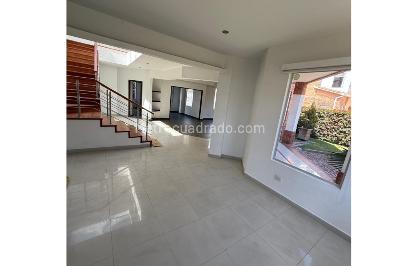 Casa de 5 alcobas en venta en Vereda La Balsa Sector Las Juntas, Chía, 416 m² · foto 2 de 20