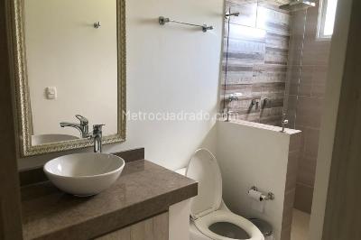 Casa de 5 alcobas en venta en El Peñon, Girardot, 337 m² · foto 17 de 19