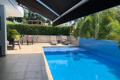 Casa de 5 alcobas en venta en El Peñon, Girardot, 337 m² · foto 2 de 19