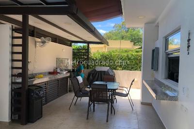 Casa de 5 alcobas en venta en El Peñon, Girardot, 337 m² · foto 9 de 19