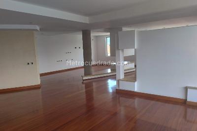 Apartamento en venta en Santa Barbara Occidental, Bogotá · foto 2 de 18