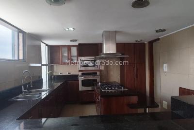 Apartamento en venta en Santa Barbara Occidental, Bogotá · foto 5 de 18