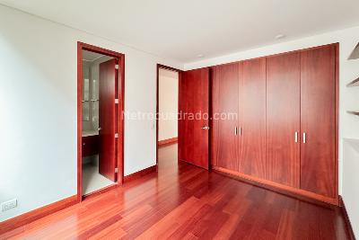 Apartamento de 3 alcobas en venta en Chico Alto, Bogotá, 216 m² · foto 20 de 20