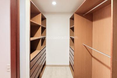 Apartamento de 4 alcobas en venta en Chico, Bogotá, 252 m² · foto 15 de 20