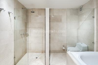 Apartamento de 4 alcobas en venta en Chico, Bogotá, 252 m² · foto 17 de 20