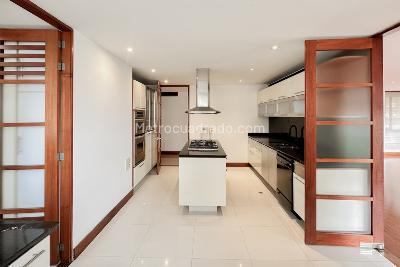 Apartamento de 4 alcobas en venta en Chico, Bogotá, 252 m² · foto 9 de 20