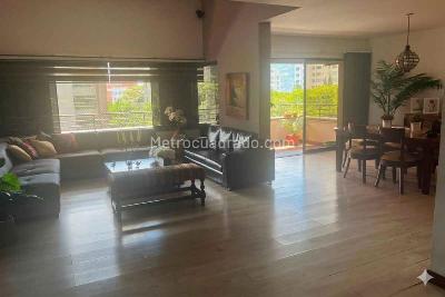 Apartamento de 4 alcobas en venta en El Poblado, Medellín, 305 m² · foto 3 de 19