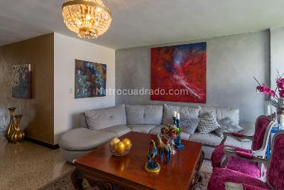 Apartamento de 3 alcobas en venta en Laureles, Medellín, 165 m² · foto 3 de 20
