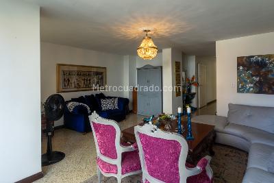 Apartamento de 3 alcobas en venta en Laureles, Medellín, 165 m² · foto 4 de 20