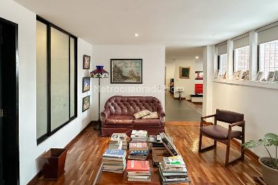 Apartamento de 3 alcobas en venta en Quinta Camacho, Bogotá, 258 m² · foto 10 de 20