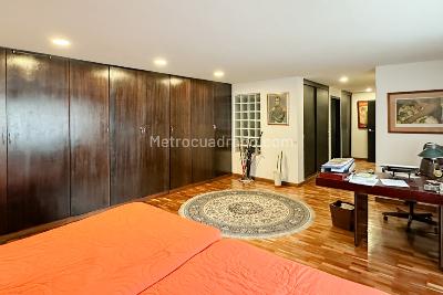 Apartamento de 3 alcobas en venta en Quinta Camacho, Bogotá, 258 m² · foto 13 de 20