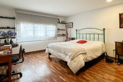 Apartamento de 3 alcobas en venta en Quinta Camacho, Bogotá, 258 m² · foto 16 de 20