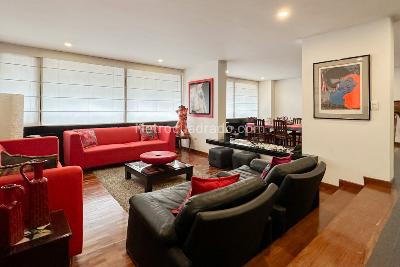 Apartamento de 3 alcobas en venta en Quinta Camacho, Bogotá, 258 m² · foto 2 de 20