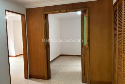 Apartamento de 3 alcobas en venta en Laureles, Medellín, 205 m² · foto 12 de 16