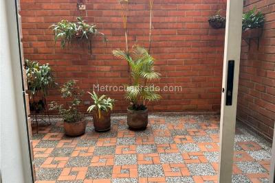 Apartamento de 3 alcobas en venta en Laureles, Medellín, 205 m² · foto 14 de 16