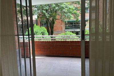Apartamento de 3 alcobas en venta en Laureles, Medellín, 205 m² · foto 4 de 16