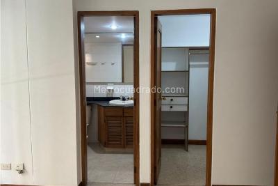 Apartamento de 3 alcobas en venta en Laureles, Medellín, 205 m² · foto 7 de 16