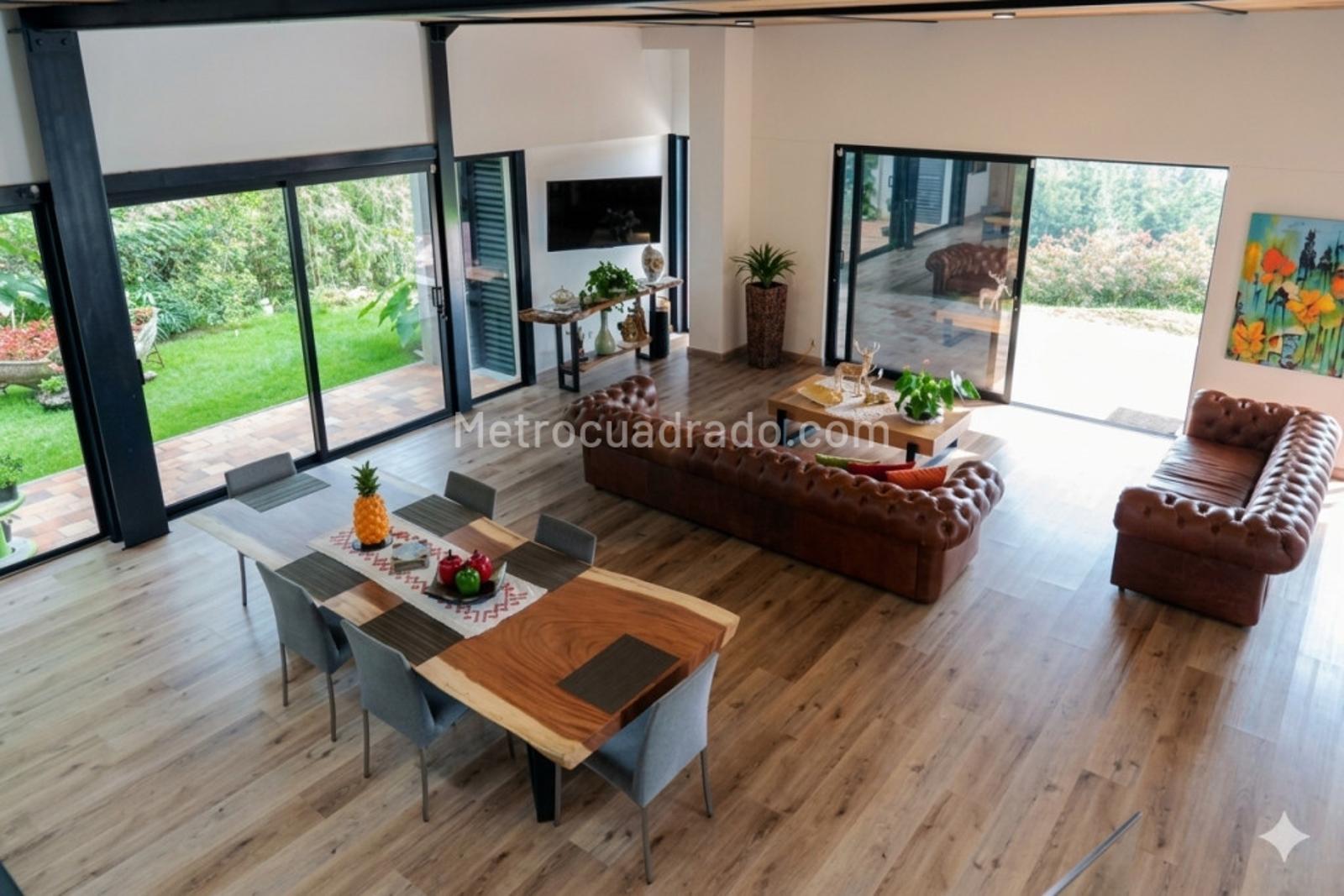 Casa en venta en Las Palmas, Medellín — imagen 1 de 20