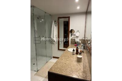 Apartamento de 2 alcobas en venta en Chico Norte, Bogotá, 140 m² · foto 8 de 10