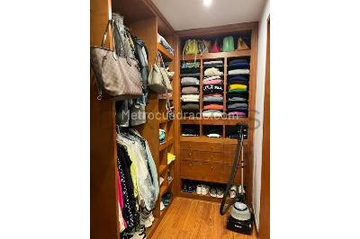 Apartamento de 2 alcobas en venta en Chico Norte, Bogotá, 140 m² · foto 9 de 10