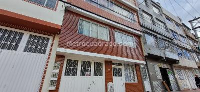 Casa de 5 alcobas en venta en Boita, Bogotá, 252 m² · foto 9 de 15