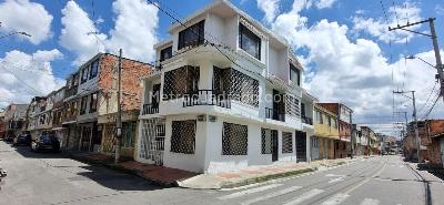 Casa de 5 alcobas en venta en El Sol, Funza, 230 m² · foto 3 de 16