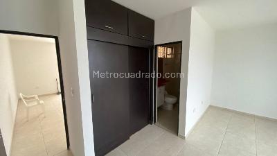 Apartamento de 3 alcobas en venta en Alto De La Cruz, Girardot, 170 m² · foto 6 de 17