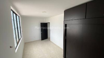Apartamento de 3 alcobas en venta en Alto De La Cruz, Girardot, 170 m² · foto 9 de 17