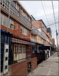 Casa de 5 alcobas en venta en Nueva Delicias, Bogotá, 315 m² · foto 2 de 19