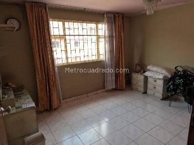 Casa de 5 alcobas en venta en Nueva Delicias, Bogotá, 315 m² · foto 11 de 19